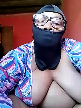 Snapshot of naughtygrannyXXX chatting on December 21, 8:39 am naughtygrannyXXX online show from December 21, 8:39 am