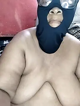 Snapshot of naughtygrannyXXX chatting on November 12, 8:37 am naughtygrannyXXX online show from November 12, 8:37 am