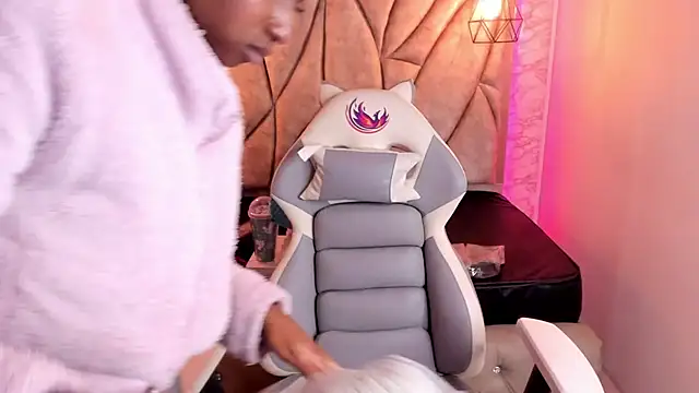 Queen perla  online show from February 26, 12:14 pm