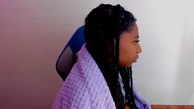 Queen perla  online show from October 30, 2:35 am