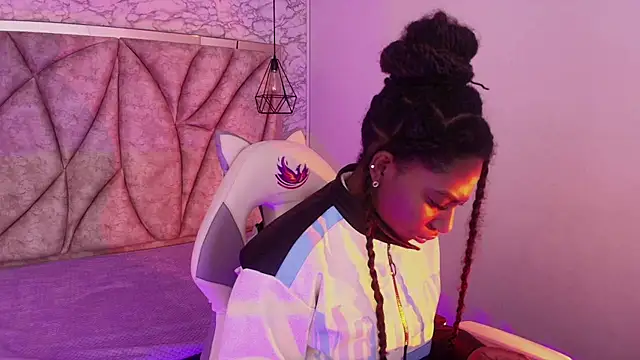 Queen perla  online show from November 21, 12:26 pm