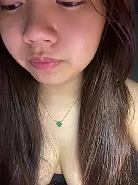 Snapshot of Hotellinh12 chatting on February 23, 6:34 pm Hotellinh12 online show from February 23, 6:34 pm