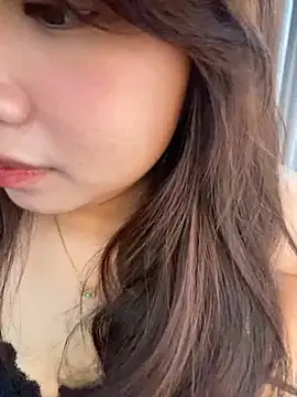 Snapshot of Hotellinh12 chatting on September 25, 7:23 am Hotellinh12 online show from September 25, 7:23 am