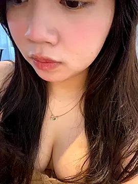 Snapshot of Hotellinh12 chatting on October 19, 7:31 am Hotellinh12 online show from October 19, 7:31 am