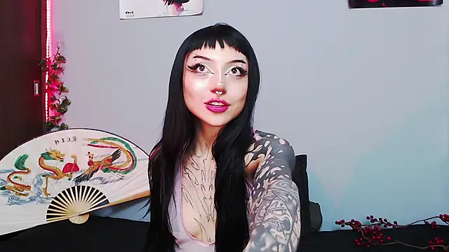 Snapshot of catipetite chatting on October 27, 1:09 am catipetite online show from October 27, 1:09 am