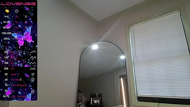 Snapshot of Milfshakecafe chatting on September 11, 11:05 pm Milfshakecafe online show from September 11, 11:05 pm