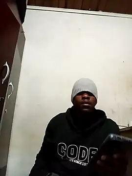 Snapshot of Uncletee112 chatting on September 30, 4:12 pm Uncletee112 online show from September 30, 4:12 pm