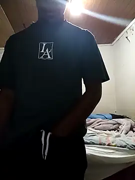 Snapshot of Uncletee112 chatting on October 26, 2:06 am Uncletee112 online show from October 26, 2:06 am