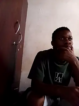 Snapshot of Uncletee112 chatting on October 27, 12:42 pm Uncletee112 online show from October 27, 12:42 pm