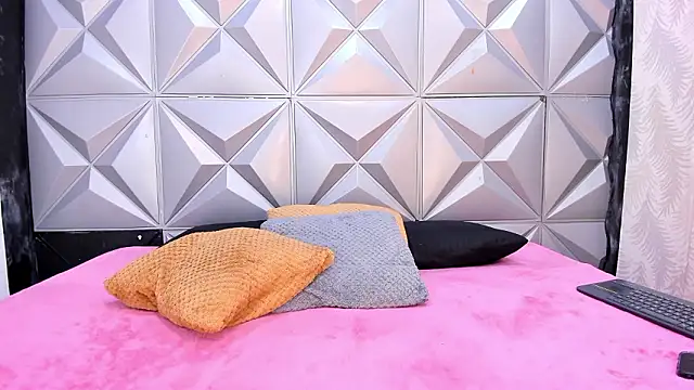 SofiAndNicol online show from March 5, 11:06 am