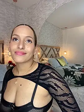 Snapshot of Agnescruzz chatting on February 9, 4:29 pm Agnescruzz online show from February 9, 4:29 pm