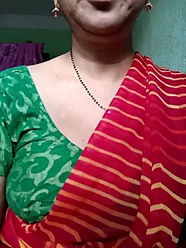 Snapshot of Rosy-B chatting on October 30, 12:34 am Rosy-B online show from October 30, 12:34 am