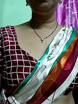 Snapshot of Rosy-B chatting on November 5, 12:21 am Rosy-B online show from November 5, 12:21 am