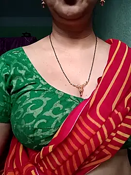 Snapshot of Rosy-B chatting on November 27, 12:46 am Rosy-B online show from November 27, 12:46 am