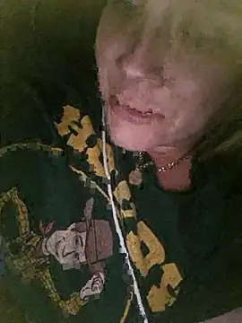 Snapshot of Off_the_Lesh chatting on November 5, 11:10 am Off the Lesh online show from November 5, 11:10 am