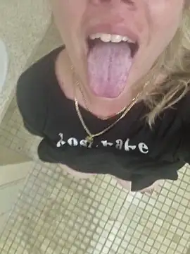 Snapshot of Off_the_Lesh chatting on November 21, 2:05 pm Off the Lesh online show from November 21, 2:05 pm