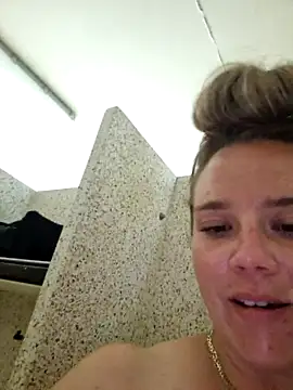 Snapshot of Off_the_Lesh chatting on January 14, 5:13 am Off the Lesh online show from January 14, 5:13 am