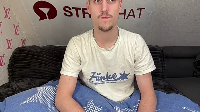 Snapshot of Cookieboy88 chatting on February 27, 2:53 am Cookieboy88 online show from February 27, 2:53 am