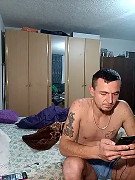 Snapshot of mayk18cm chatting on December 30, 3:03 am mayk18cm online show from December 30, 3:03 am