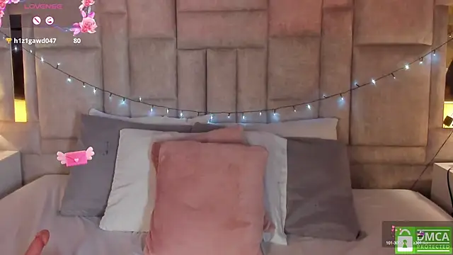 Snapshot of SofiScott_ chatting on January 14, 9:20 pm SofiScott online show from January 14, 9:20 pm