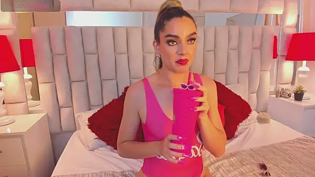 Snapshot of mariiahneedles chatting on January 26, 12:05 am mariiahneedles online show from January 26, 12:05 am