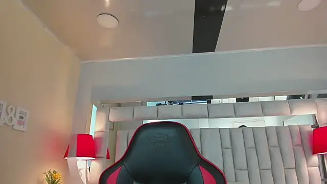 Snapshot of mariiahneedles chatting on October 30, 3:08 am mariiahneedles online show from October 30, 3:08 am