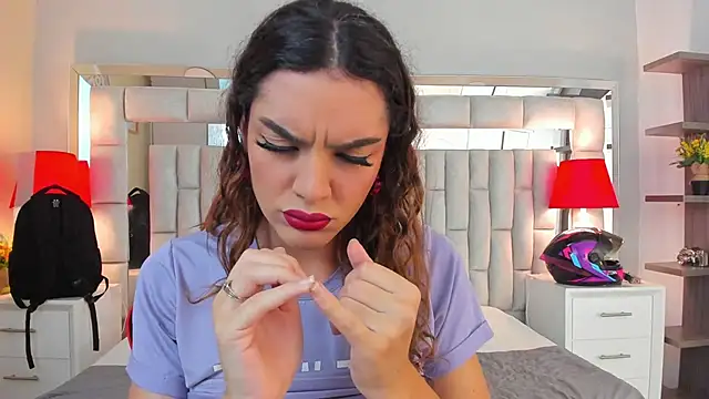 Snapshot of mariiahneedles chatting on November 11, 11:05 pm mariiahneedles online show from November 11, 11:05 pm