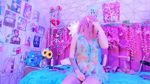 Alicebenett online show from February 10, 10:14 pm