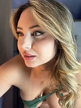 Snapshot of SaraFerreira chatting on October 1, 1:22 am SaraFerreira online show from October 1, 1:22 am