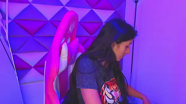 Snapshot of Cameron_cutte chatting on November 7, 8:20 pm Cameron cutte online show from November 7, 8:20 pm