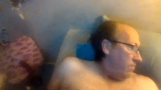 Snapshot of hornyrich69 chatting on December 19, 7:07 am hornyrich69 online show from December 19, 7:07 am