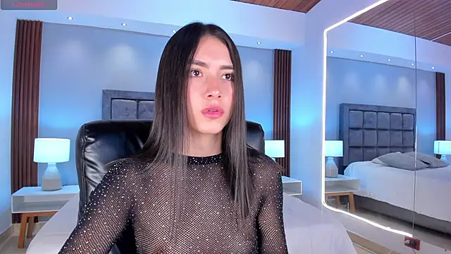 Snapshot of Emmaa_Robertss chatting on December 13, 11:55 am Emmaa Robertss online show from December 13, 11:55 am
