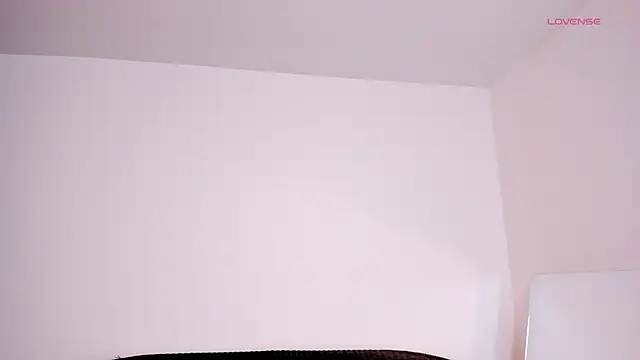 Snapshot of Emmaa_Robertss chatting on February 26, 3:52 pm Emmaa Robertss online show from February 26, 3:52 pm