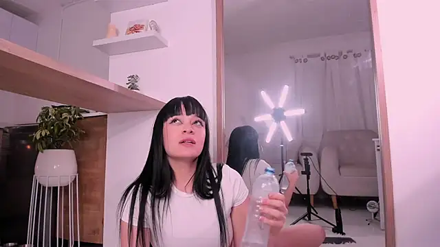 DannaHyde online show from March 17, 11:32 pm