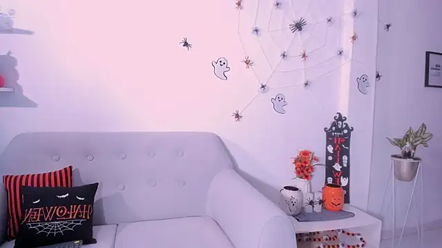 DannaHyde online show from October 13, 6:08 pm