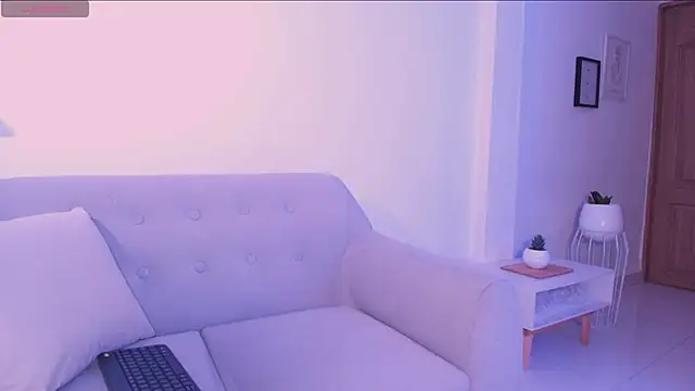 DannaHyde online show from November 21, 6:50 pm