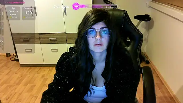 secretmia online show from January 9, 12:30 pm