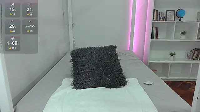 ari rossee online show from November 24, 8:41 pm