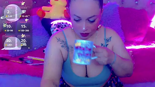 Snapshot of martina_bk chatting on February 6, 2:22 am martina bk online show from February 6, 2:22 am