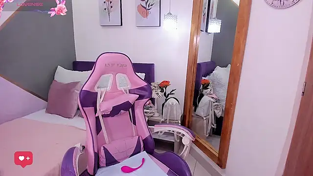 Snapshot of kitty_kayo chatting on January 22, 9:35 am kitty kayo online show from January 22, 9:35 am