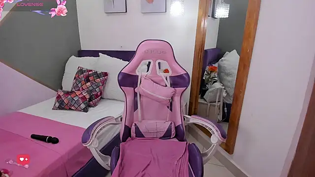 Snapshot of kitty_kayo chatting on March 5, 3:08 am kitty kayo online show from March 5, 3:08 am