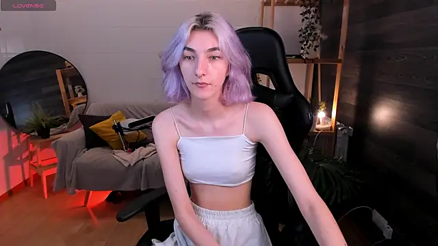 Snapshot of Mia_Cheers chatting on October 5, 1:53 pm Mia Cheers online show from October 5, 1:53 pm