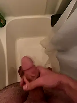 Snapshot of strokingBWC2 chatting on October 27, 3:32 am strokingBWC2 online show from October 27, 3:32 am