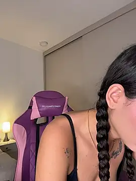 Snapshot of Hips_hannah chatting on October 19, 6:41 pm Hips hannah online show from October 19, 6:41 pm