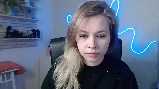 Snapshot of holly_xglam chatting on December 18, 4:31 am holly xglam online show from December 18, 4:31 am