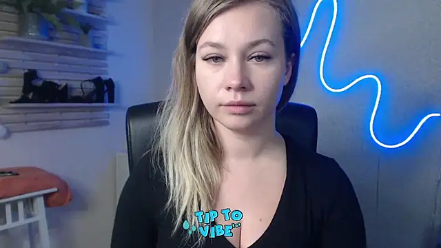 Snapshot of holly_xglam chatting on December 19, 9:40 am holly xglam online show from December 19, 9:40 am