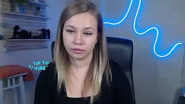 Snapshot of holly_xglam chatting on December 23, 10:21 am holly xglam online show from December 23, 10:21 am