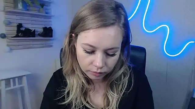 Snapshot of holly_xglam chatting on January 2, 10:16 am holly xglam online show from January 2, 10:16 am