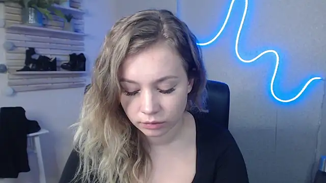 Snapshot of holly_xglam chatting on January 7, 10:43 am holly xglam online show from January 7, 10:43 am