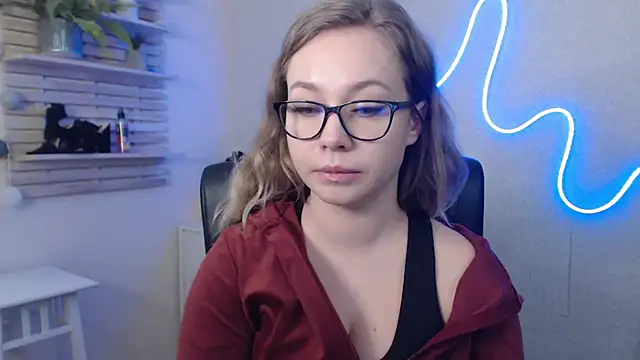 Snapshot of holly_xglam chatting on January 13, 6:27 am holly xglam online show from January 13, 6:27 am